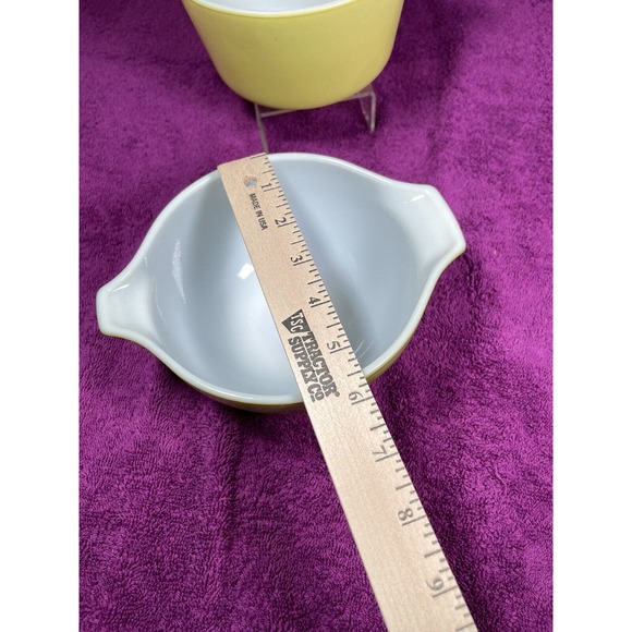 Vintage Pyrex Bowls Lot Of 2 #32 #18 Green Yellow - Picture 2 of 5